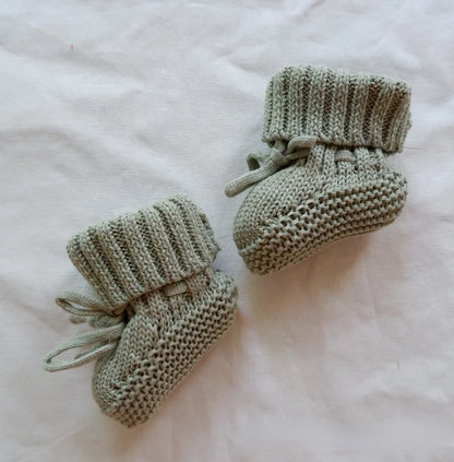 STRICK-BABYSCHUHE