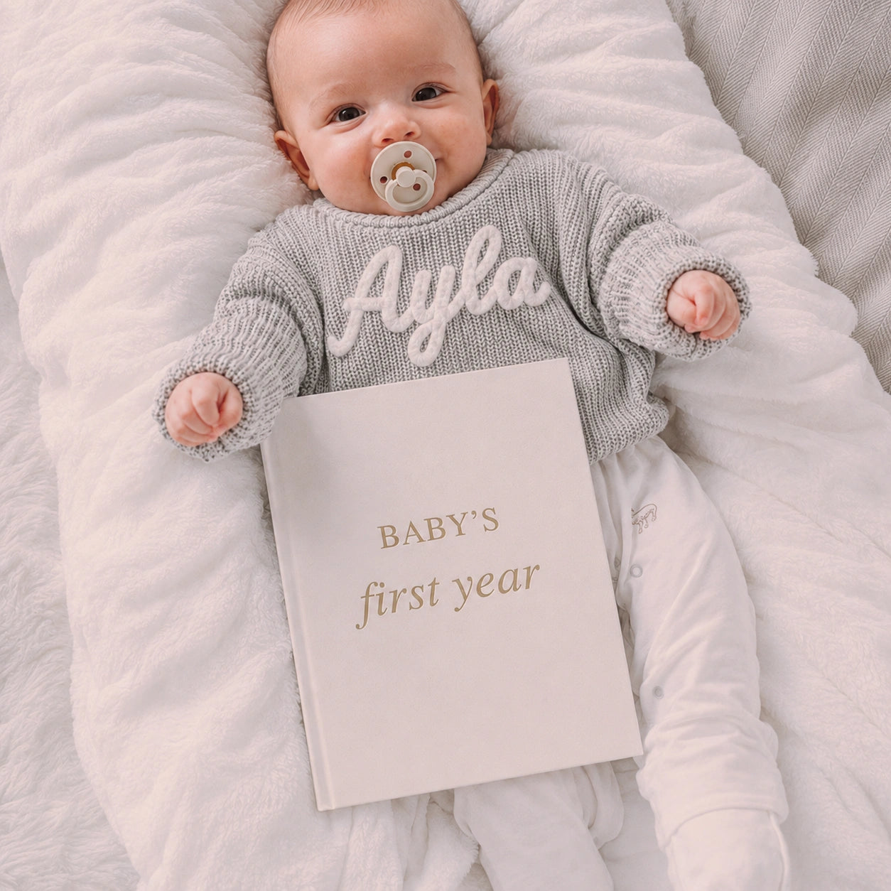 BABY-TAGEBUCH FÜR DAS ERSTE LEBENSJAHR